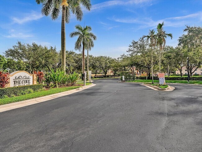 Building Photo - 3504 Briar Bay Blvd