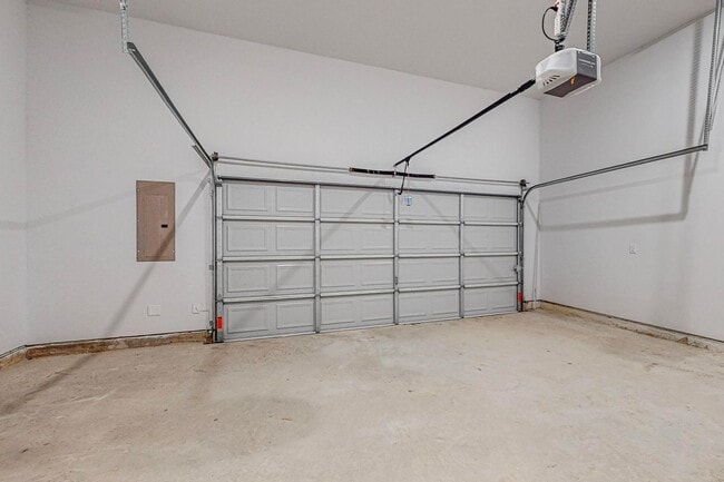 Building Photo - 4 Bed 3 Bath Luxurious Townhome in Frisco!