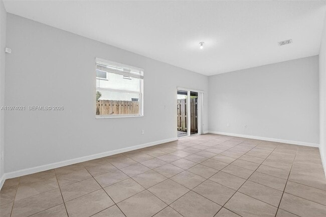 Building Photo - 2619 SE 11th St