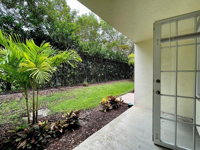 Building Photo - 9849 Baywinds Blvd