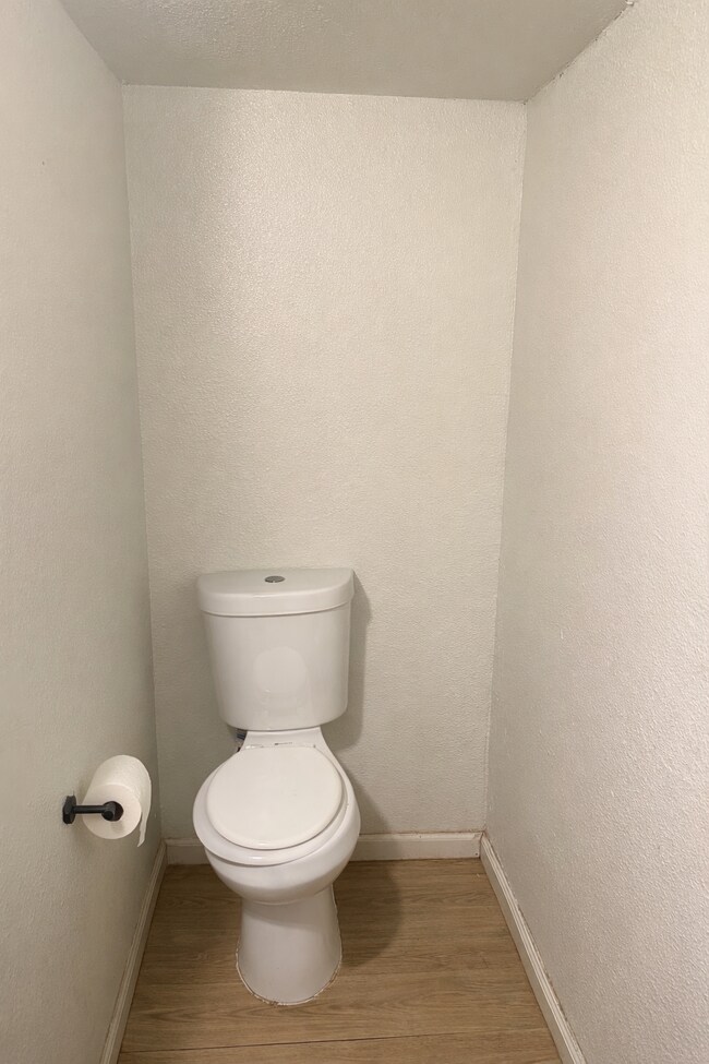 Building Photo - 415 S Lafond Rd