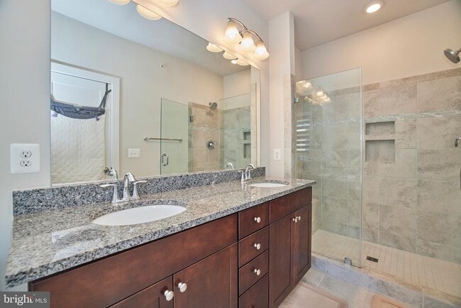 Building Photo - 20055 Old Line Terrace