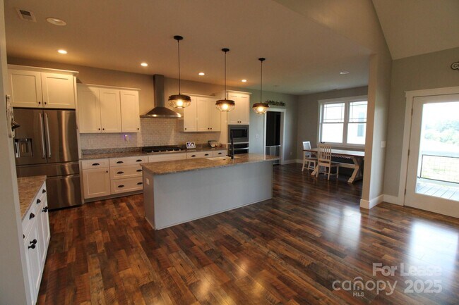 Building Photo - 1355 Bear Creek Rd