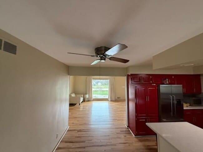 Building Photo - Charming Single Family Home in Brookfield - FIRST MONTH RENT HALF OFF!