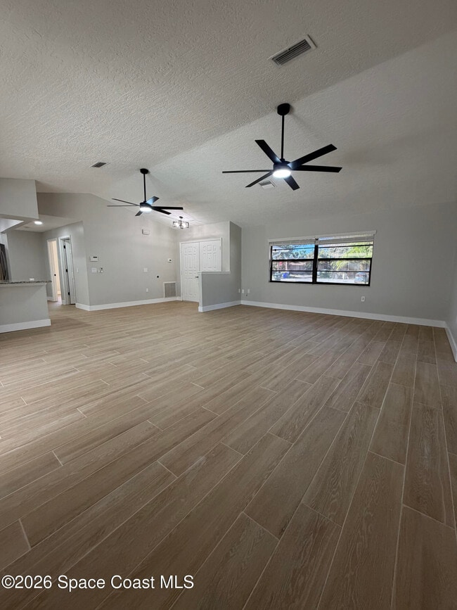 Building Photo - 845 Juniper Cir