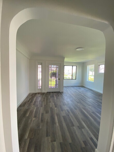 Building Photo - 1722 S Redondo Blvd