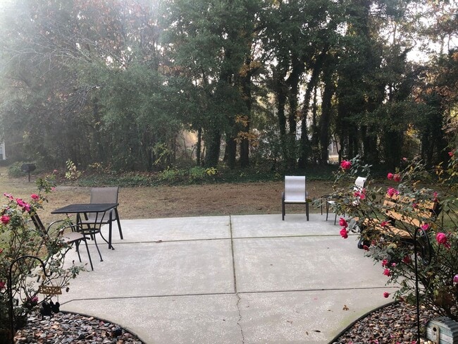 Building Photo - 4323 Lotus Ct