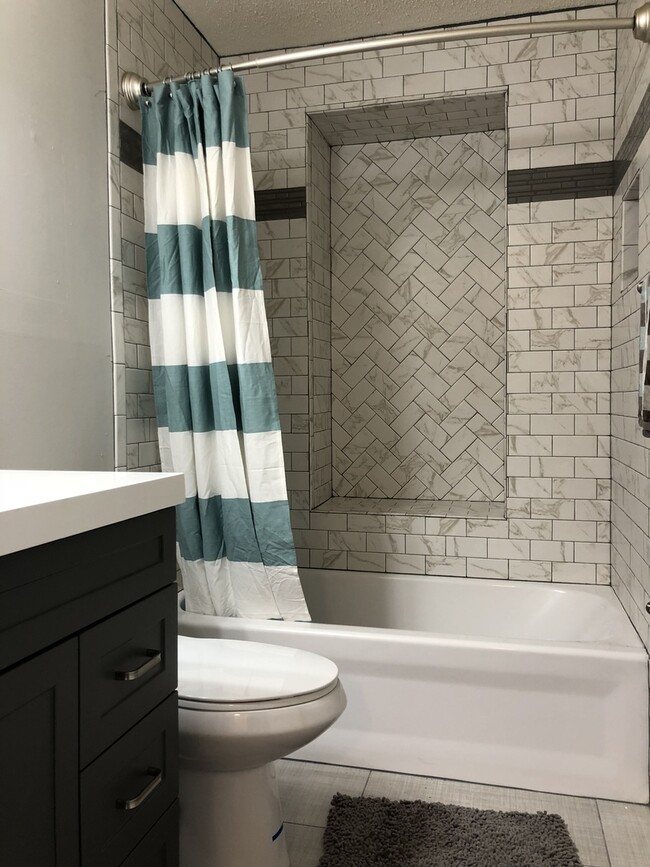 Building Photo - Park Charles South