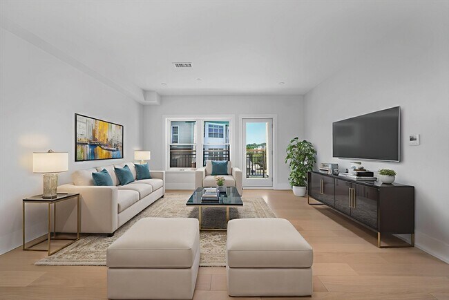 Building Photo - 62 Foundry St