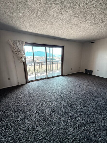 Building Photo - 1216 W Montana St