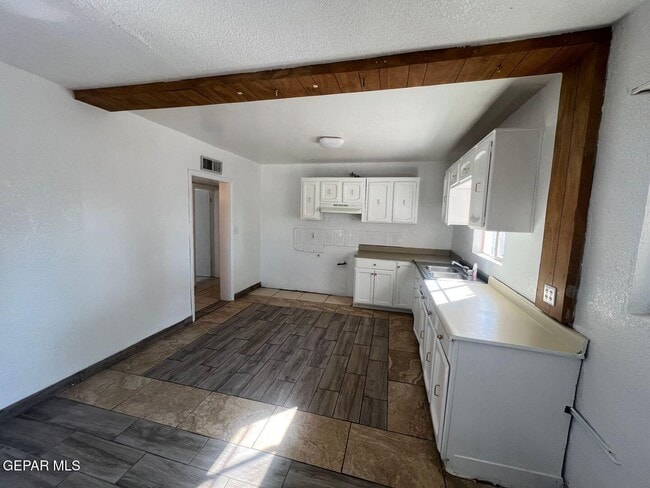 Building Photo - 129 Tassie Way
