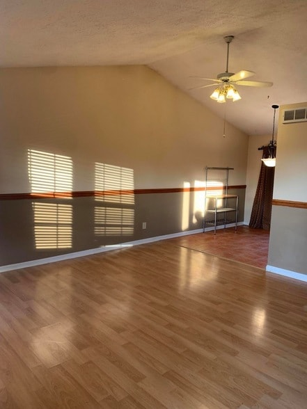 Building Photo - 3753 Jonathan Dr