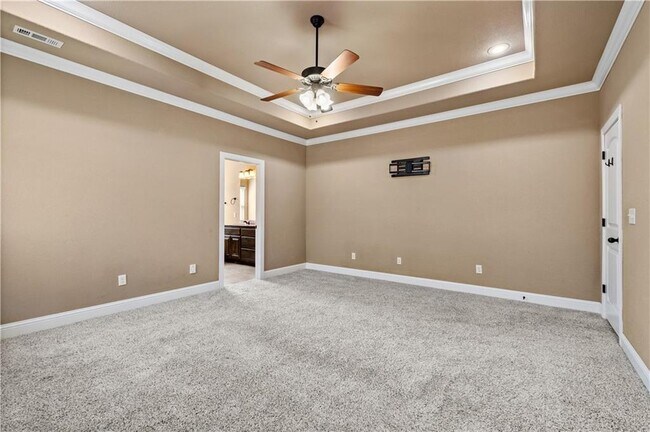 Building Photo - 4301 SW Beech Ln