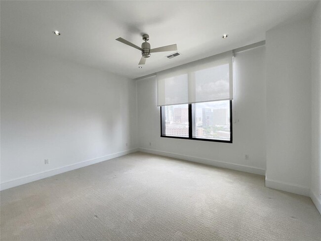 Building Photo - 1409 Post Oak Blvd