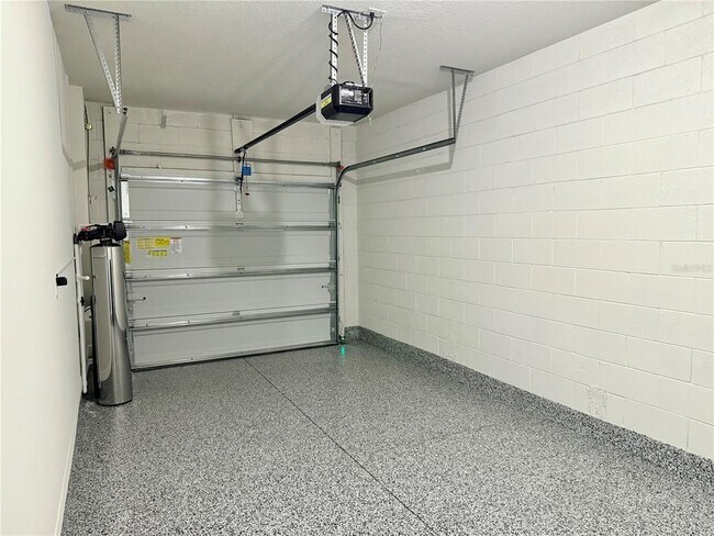 Building Photo - 1213 BALSAM Dr