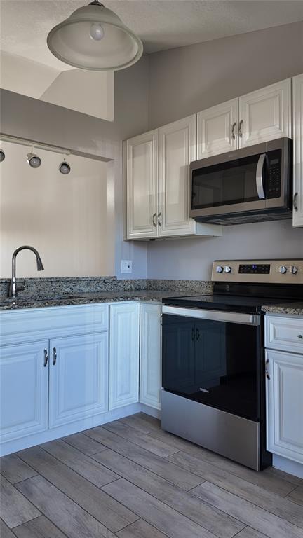 Building Photo - 12161 Sandal Creek Way