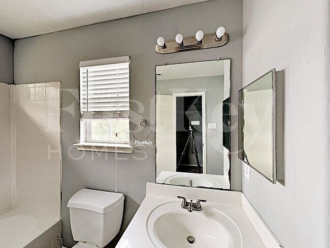 Building Photo - 2603 Cypress Island Dr