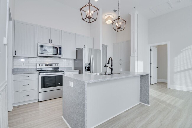 Building Photo - 2 Bed 2 Bath Apartment In Middle of Harlem!