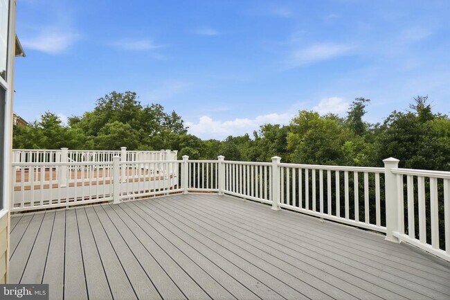 Building Photo - 899 Stonefield Square NE