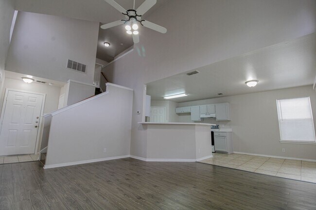 Building Photo - 9331 Gillcross Way