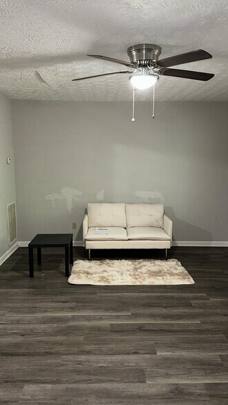 Building Photo - Room in Townhome on Waldrop Ln