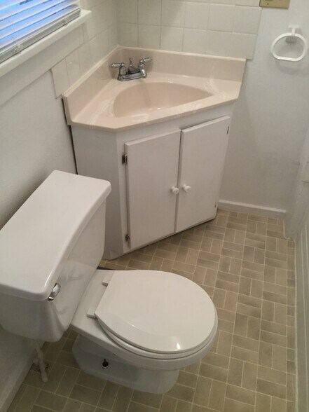 Building Photo - 1215 Liberty St