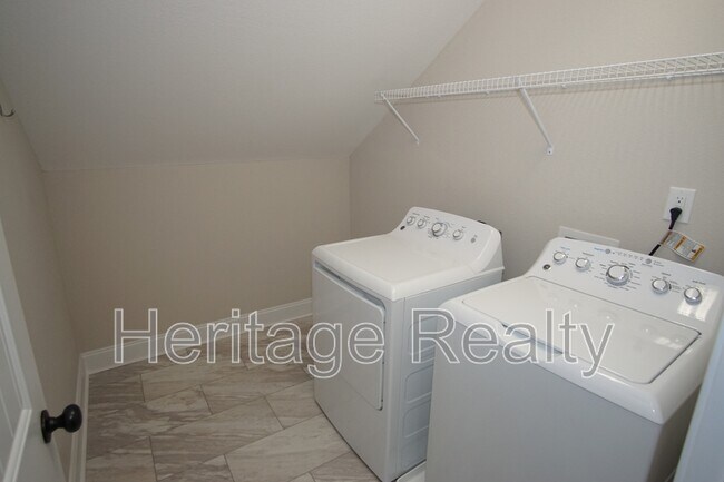 Building Photo - 1033 Ruscello Dr