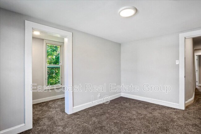 Building Photo - 803 S Potomac St