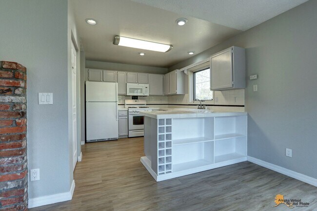 Building Photo - 4701 Grumman St