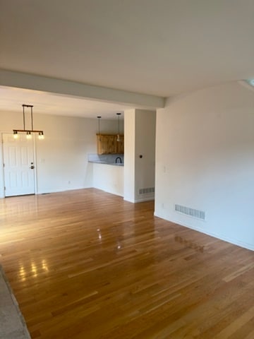 Building Photo - 30469 Hilltop Dr