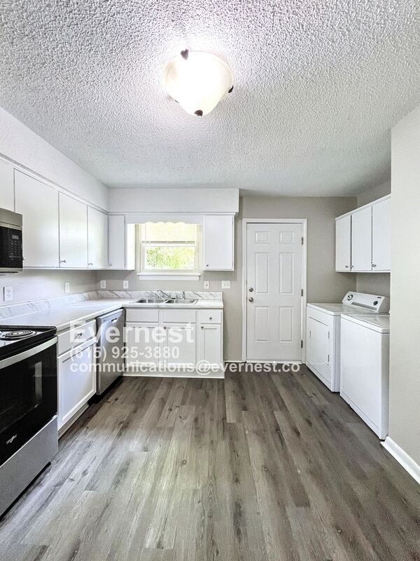 Building Photo - 1176 Sioux Terrace