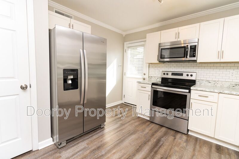 Building Photo - 1345 Cenora Ln