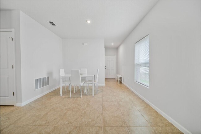 Building Photo - 5736 Mast Ave