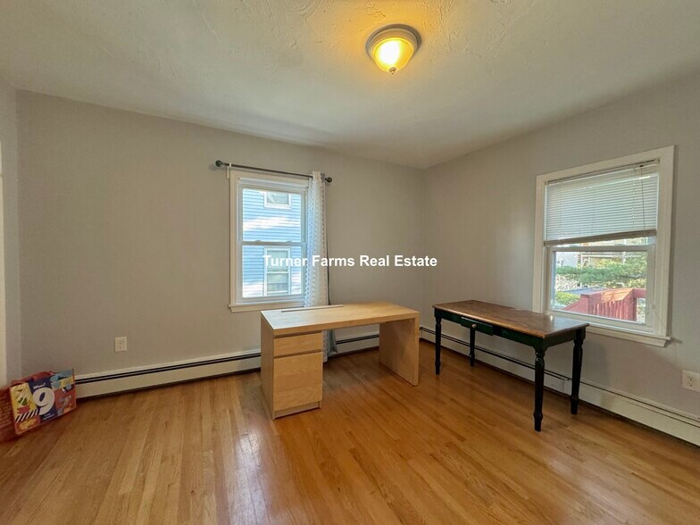 Building Photo - 40 Plymouth St