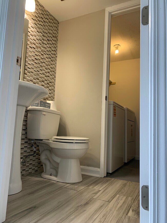 Building Photo - 7752 Montgomery Rd