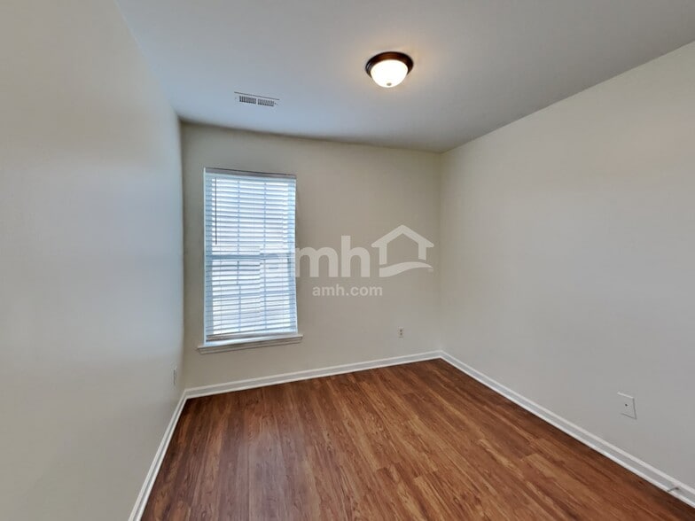 Building Photo - 1517 Braveheart Ln