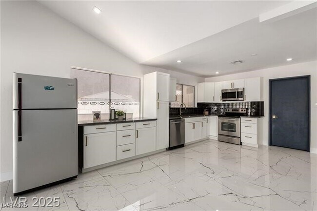 Building Photo - 3826 S Edmond St