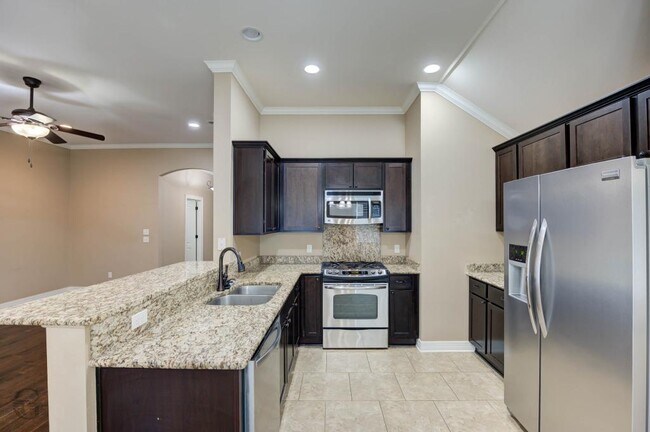 Building Photo - 421 Jordan Dr