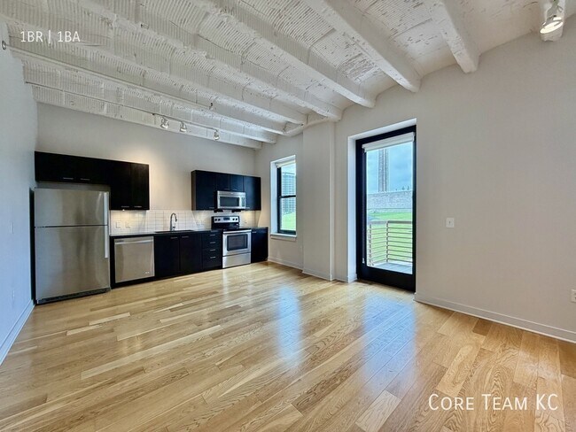 Building Photo - 217 W Pershing Rd