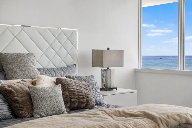 Building Photo - 545 S Fort Lauderdale Beach Blvd