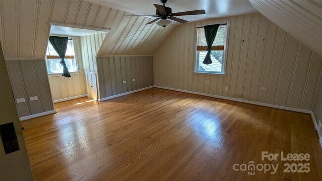 Building Photo - 1507 Woodland Dr