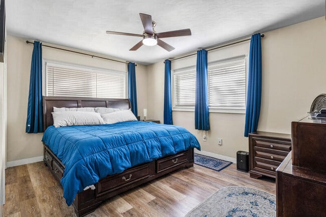 Building Photo - 4780 NE 8th Terrace