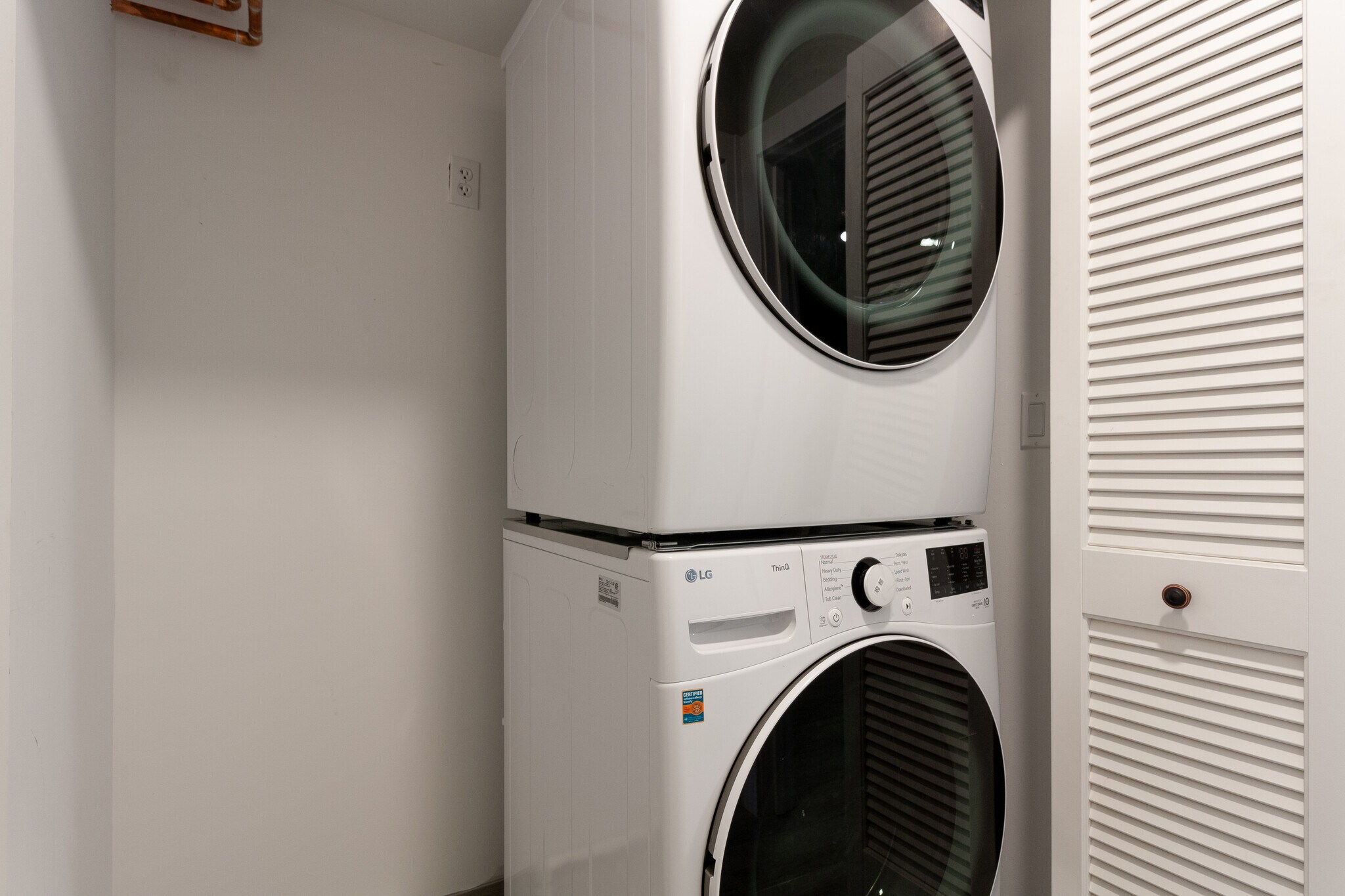 Building Photo - 1458 W Chestnut St