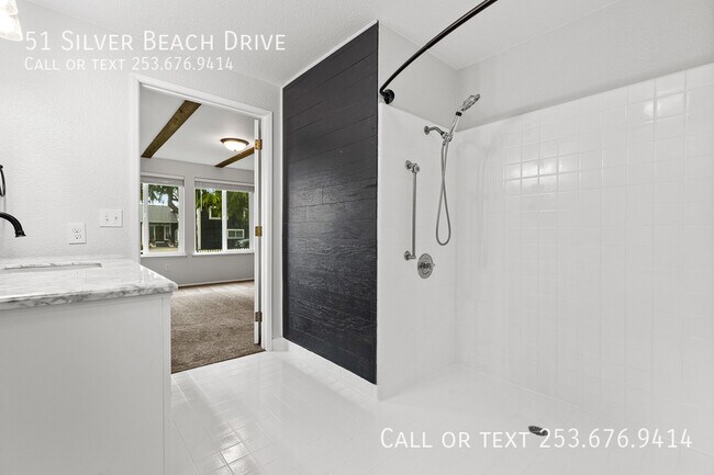 Building Photo - 51 Silver Beach Dr