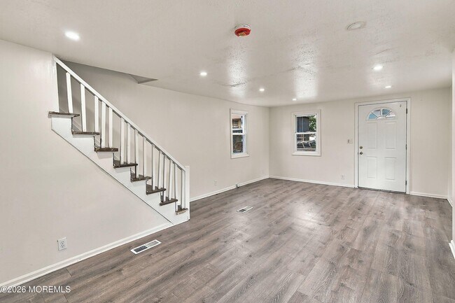 Building Photo - 1310 Summerfield Ave