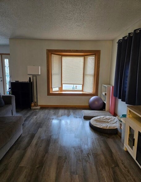 Building Photo - 17580 Ionia Path