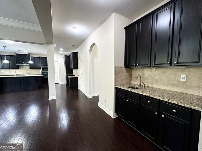 Building Photo - 5605 Upper Creek Ct