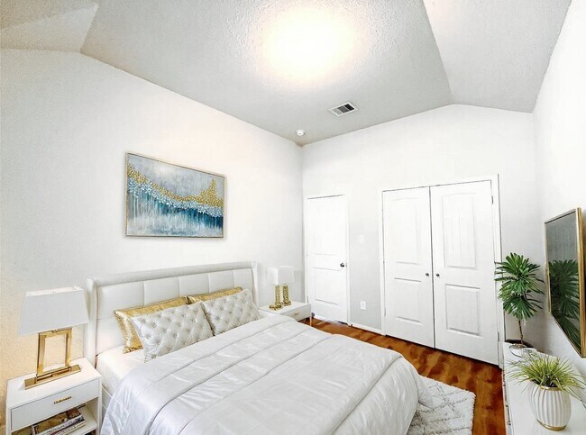 Building Photo - 20330 Pine Water Ln