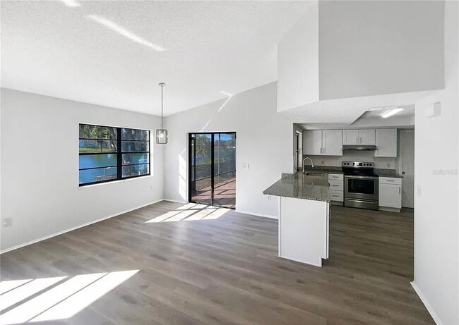 Building Photo - 7846 Cayuga Dr