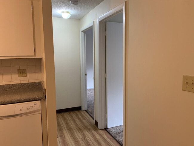 Building Photo - 95 Powers St